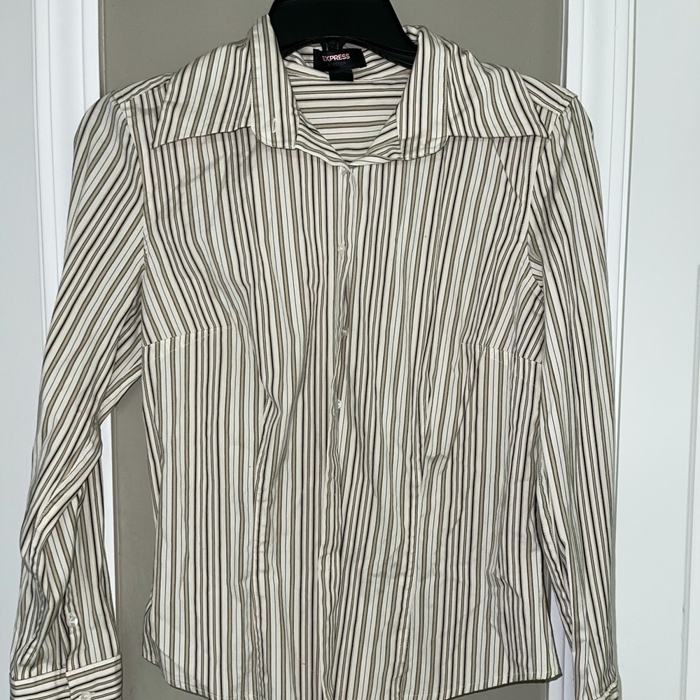 EXPRESS STRETCH SIZE 8 BUTTON UP SHIRT